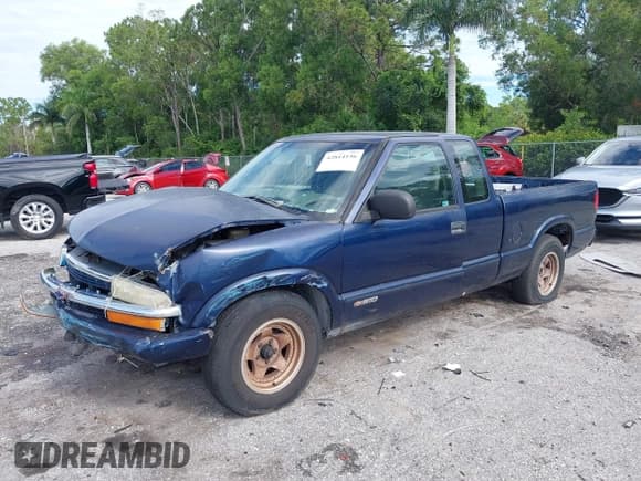 ✅ 2000 Chevrolet S-10 LS • VIN: 1GCCS19W2YK287006 • Лот: 42814156. Опубликован ранее на IAAI с пробегом 216 912 миль. Бесплатный доступ к архиву аукционных продаж из США и подробный отчёт об истории автомобиля на DreamBid. Изображение 17.