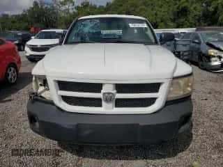 2008 Dodge Dakota SXT z VIN 1D3HE32N08S590285, wystawiony jako Copart lot #70613174 z przebiegiem 60 338 mil mil oraz Szkoda całkowita • Salvage title. Historia ofert i sprzedaży dostępna na DreamBid. Obrazek 5.