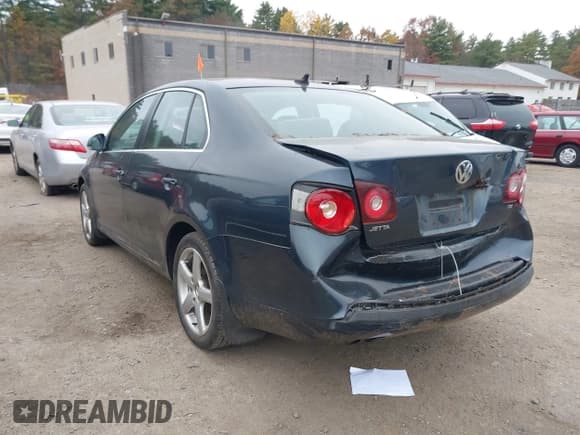 ✅ 2010 Volkswagen Jetta TDI • VIN: 3VWRL7AJ9AM048221 • Lot: 43344300. Wystawiony na IAAI z przebiegiem 176 753 mil. Bezpłatny archiwum sprzedaży aukcyjnych z USA i szczegółowy raport historii pojazdu na DreamBid. Zdjęcie 3.