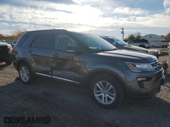 ✅ 2018 Ford Explorer XLT • VIN: 1FM5K8DH2JGA50255 • Lot: 91424625. Wystawiony na Copart z przebiegiem 104 322 mil. Bezpłatny archiwum sprzedaży aukcyjnych z USA i szczegółowy raport historii pojazdu na DreamBid. Zdjęcie 4.
