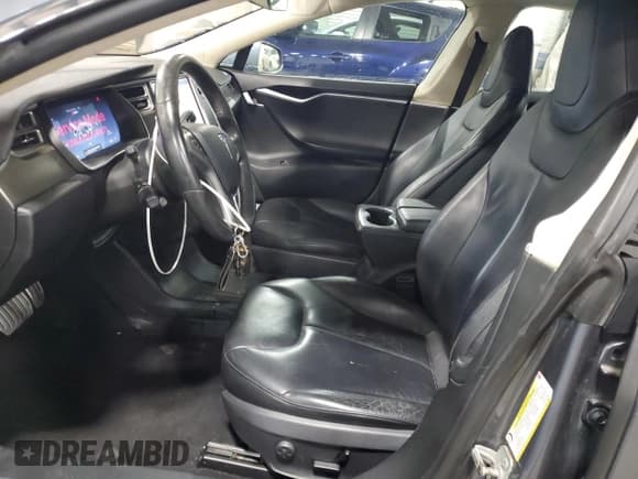 ✅ 2014 Tesla Model S 60 • VIN: 5YJSA1H15EFP49071 • Lot: 89898625. Wystawiony na Copart z przebiegiem 171 150 mil. Bezpłatny archiwum sprzedaży aukcyjnych z USA i szczegółowy raport historii pojazdu na DreamBid. Zdjęcie 7.