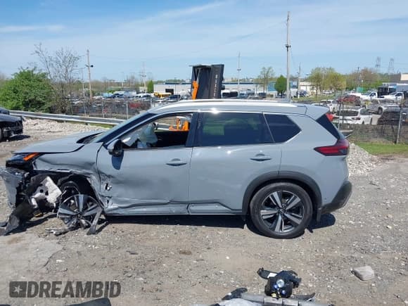 ✅ 2023 Nissan Rogue Platinum • VIN: JN8BT3DD3PW313036 • Лот: 42102255. Опубликован ранее на IAAI с пробегом Не указан. Бесплатный доступ к архиву аукционных продаж из США и подробный отчёт об истории автомобиля на DreamBid. Изображение 15.