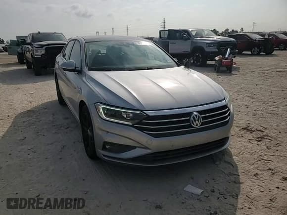 ✅ 2019 Volkswagen Jetta SEL Premium • VIN: 3VWG57BU4KM184042 • Lot: 89545725. Listed on Copart with 81,700 mi. Free auction sales archive from the USA and detailed vehicle history report at DreamBid. Image 13.