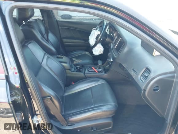 ✅ 2018 Dodge Charger R/T • VIN: 2C3CDXCT8JH134904 • Lot: 43034340. Wystawiony na IAAI z przebiegiem 121 551 mil. Bezpłatny archiwum sprzedaży aukcyjnych z USA i szczegółowy raport historii pojazdu na DreamBid. Zdjęcie 5.