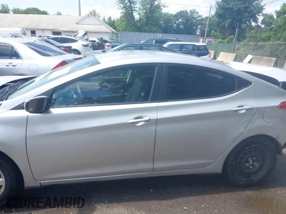 ✅ 2012 Hyundai Elantra Limited • VIN: KMHDH4AE9CU378841 • Lot: 42751671. Listed on IAAI with 196,450 mi. Free auction sales archive from the USA and detailed vehicle history report at DreamBid. Image 15.
