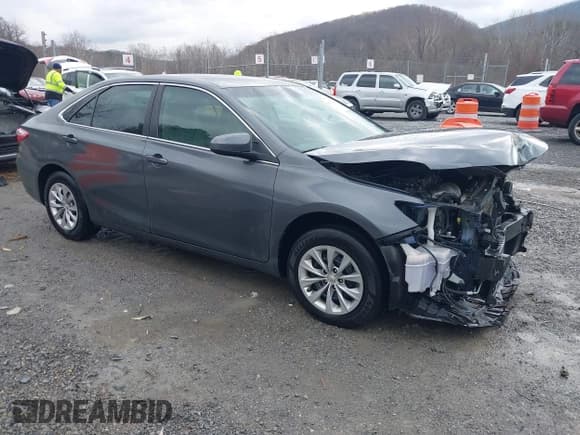 ✅ 2017 Toyota Camry XLE • VIN: 4T1BF1FK2HU677914 • Lot: 43726803. Wystawiony na IAAI z przebiegiem 171 957 mil. Bezpłatny archiwum sprzedaży aukcyjnych z USA i szczegółowy raport historii pojazdu na DreamBid. Zdjęcie 1.