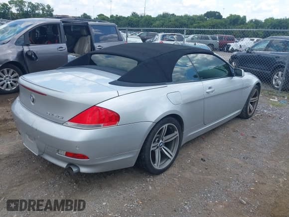✅ 2004 BMW 6 Series 645Ci • VIN: WBAEK73464B260630 • Lot: 42961531. Wystawiony na IAAI z przebiegiem 104 456 mil. Bezpłatny archiwum sprzedaży aukcyjnych z USA i szczegółowy raport historii pojazdu na DreamBid. Zdjęcie 4.