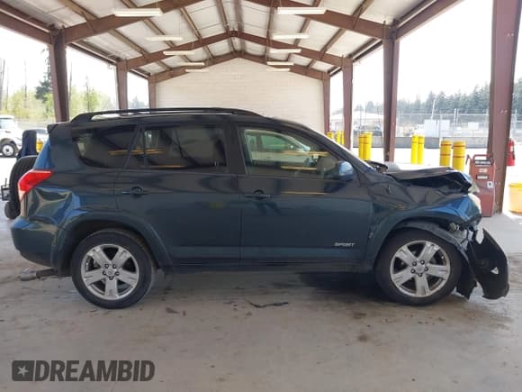 ✅ 2008 Toyota RAV4 Sport • VIN: JTMBD32V585129518 • Lot: 42121578. Listed on IAAI with 191,936 mi. Free auction sales archive from the USA and detailed vehicle history report at DreamBid. Image 13.