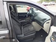 ✅ 2019 Dodge Grand Caravan SE • VIN: 2C4RDGBG8KR501306 • Lot: 43150729. Wystawiony na IAAI z przebiegiem 153 595 mil. Bezpłatny archiwum sprzedaży aukcyjnych z USA i szczegółowy raport historii pojazdu na DreamBid. Zdjęcie 5.