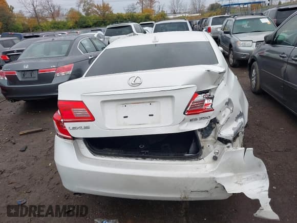 ✅ 2010 Lexus ES 330 • VIN: JTHBK1EG0A2378662 • Lot: 43629565. Wystawiony na IAAI z przebiegiem 205 390 mil. Bezpłatny archiwum sprzedaży aukcyjnych z USA i szczegółowy raport historii pojazdu na DreamBid. Zdjęcie 16.