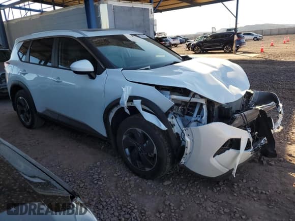 ✅ 2024 Nissan Rogue SV • VIN: JN8BT3BAXRW362018 • Lot: 87040355. Listed on Copart with 3,499 mi. Free auction sales archive from the USA and detailed vehicle history report at DreamBid. Image 4.