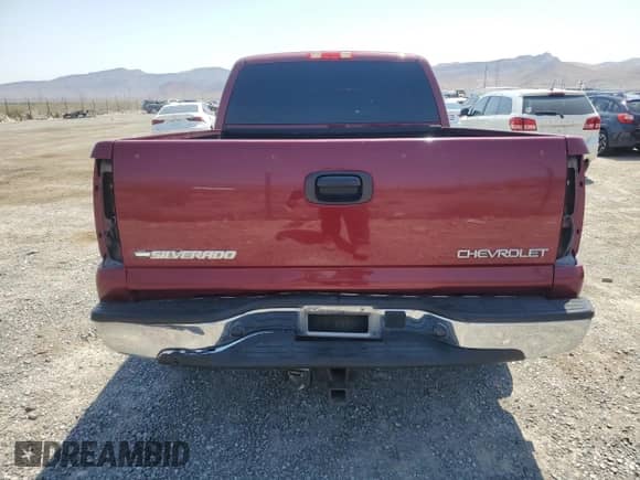 ✅ 2004 Chevrolet Silverado 1500 LS • VIN: 2GCEC19TX41373024 • Lot: 62251884. Wystawiony na Copart z przebiegiem 199 363 mil mil. Skorzystaj z bezpłatnego archiwum sprzedaży aukcyjnych z USA i zobacz szczegółowy raport historii pojazdu na DreamBid. Zdjęcie 6.