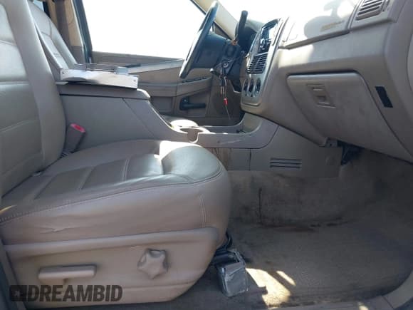 ✅ 2003 Ford Explorer XLT • VIN: 1FMZU63K53ZB59359 • Lot: 42452231. Listed on IAAI with 168,902 mi. Free auction sales archive from the USA and detailed vehicle history report at DreamBid. Image 5.