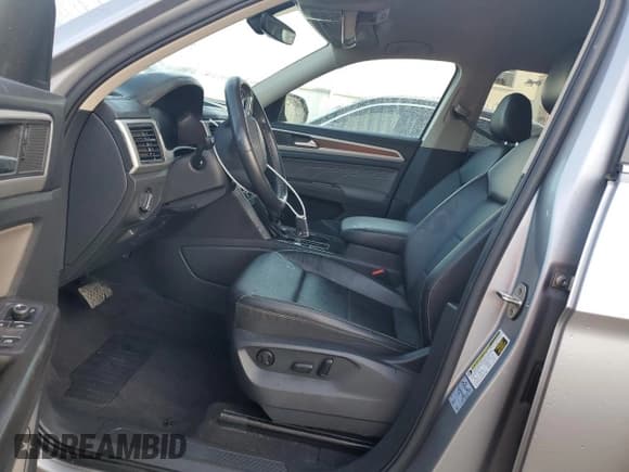 ✅ 2022 Volkswagen Atlas SE • VIN: 1V2DP2CA2NC501943 • Lot: 51181225. Listed on Copart with 70,604 mi. Free auction sales archive from the USA and detailed vehicle history report at DreamBid. Image 7.