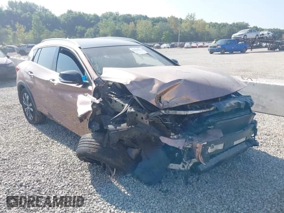 ✅ 2018 Infiniti QX30 Luxury • VIN: SJKCH5CR6JA042582 • Lot: 42963307. Listed on IAAI with 70,961 mi. Free auction sales archive from the USA and detailed vehicle history report at DreamBid. Image 6.
