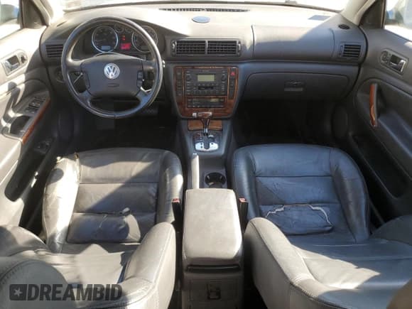 ✅ 2004 Volkswagen Passat GLX • VIN: WVWTH63B84P196028 • Lot: 93113975. Listed on Copart with 127,355 mi. Free auction sales archive from the USA and detailed vehicle history report at DreamBid. Image 8.