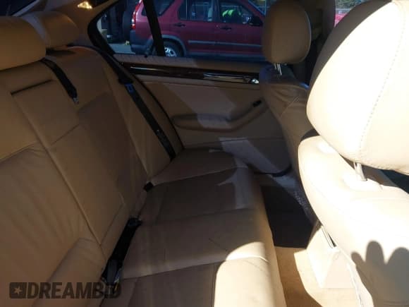 ✅ 2005 BMW 3 Series 330xi • VIN: WBAEW53475PN39274 • Lot: 43469213. Listed on IAAI with 130,220 mi. Free auction sales archive from the USA and detailed vehicle history report at DreamBid. Image 8.