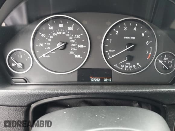 ✅ 2014 BMW 3 Series 320i xDrive • VIN: WBA3C3C5XEPV90555 • Lot: 90542255. Listed on Copart with 137,262 mi. Free auction sales archive from the USA and detailed vehicle history report at DreamBid. Image 9.