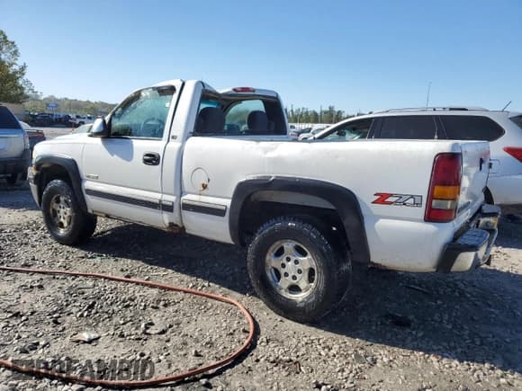 ✅ 2001 Chevrolet Silverado 1500 LS • VIN: 1GCEK14T41Z293733 • Лот: 74074914. Опубликован ранее на Copart с пробегом 266 504 миль. Бесплатный доступ к архиву аукционных продаж из США и подробный отчёт об истории автомобиля на DreamBid. Изображение 2.
