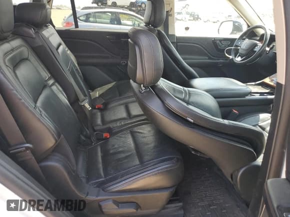 ✅ 2020 Lincoln Aviator Grand Touring • VIN: 5LMYJ8XYXLGL19582 • Lot: 61561415. Wystawiony na Copart z przebiegiem 80 805 mil. Bezpłatny archiwum sprzedaży aukcyjnych z USA i szczegółowy raport historii pojazdu na DreamBid. Zdjęcie 11.