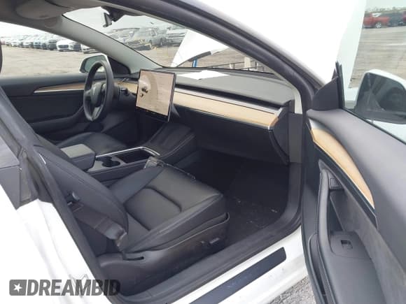 ✅ 2021 Tesla Model 3 Long Range • VIN: 5YJ3E1EB7MF979988 • Lot: 40893463. Wystawiony na IAAI z przebiegiem 38 230 mil. Bezpłatny archiwum sprzedaży aukcyjnych z USA i szczegółowy raport historii pojazdu na DreamBid. Zdjęcie 5.