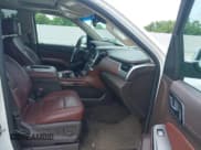 ✅ 2016 Chevrolet Suburban LTZ • VIN: 1GNSCJKC0GR431156 • Lot: 42845087. Wystawiony na IAAI z przebiegiem 162 748 mil. Bezpłatny archiwum sprzedaży aukcyjnych z USA i szczegółowy raport historii pojazdu na DreamBid. Zdjęcie 5.