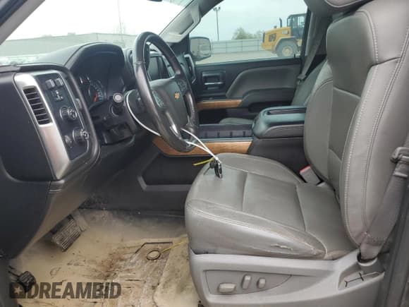 ✅ 2015 Chevrolet Silverado 1500 LTZ • VIN: 3GCUKSEC3FG346526 • Lot: 54496045. Wystawiony na Copart z przebiegiem 173 821 mil. Bezpłatny archiwum sprzedaży aukcyjnych z USA i szczegółowy raport historii pojazdu na DreamBid. Zdjęcie 7.