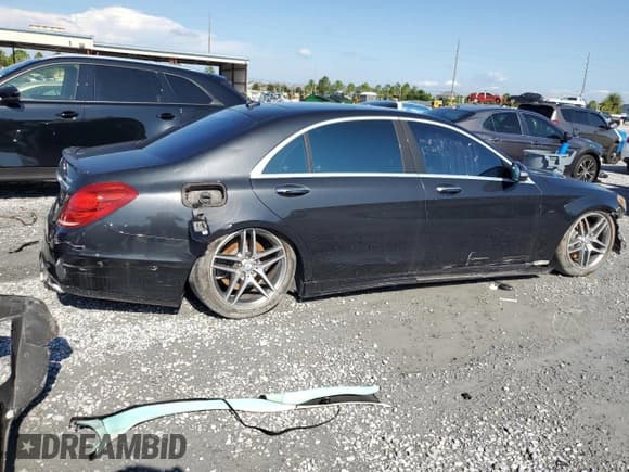 ✅ 2017 Mercedes-Benz S 550 • VIN: WDDUG8CB2HA304080 • Lot: 69364785. Wystawiony na Copart z przebiegiem Nie podano. Bezpłatny archiwum sprzedaży aukcyjnych z USA i szczegółowy raport historii pojazdu na DreamBid. Zdjęcie 3.