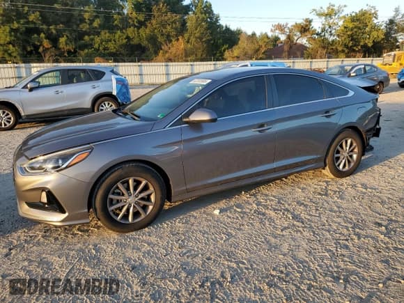✅ 2019 Hyundai Sonata SE • VIN: 5NPE24AF2KH739869 • Лот: 82203985. Опубликован ранее на Copart с пробегом 81 228 миль. Бесплатный доступ к архиву аукционных продаж из США и подробный отчёт об истории автомобиля на DreamBid. Изображение 1.