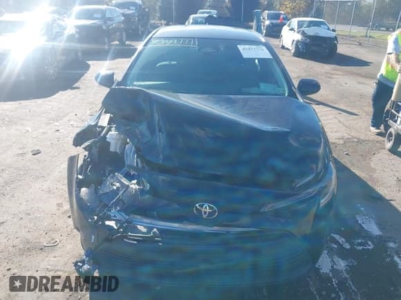 ✅ 2024 Toyota Corolla LE • VIN: 5YFB4MDE1RP137137 • Lot: 43477771. Listed on IAAI with 19,332 mi. Free auction sales archive from the USA and detailed vehicle history report at DreamBid. Image 12.