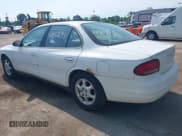 ✅ 1998 Oldsmobile Intrigue GL • VIN: 1G3WS52K1WF402258 • Lot: 42852631. Wystawiony na IAAI z przebiegiem Nie podano. Bezpłatny archiwum sprzedaży aukcyjnych z USA i szczegółowy raport historii pojazdu na DreamBid. Zdjęcie 3.