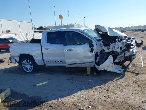 ✅ 2025 Chevrolet Silverado 1500 High Country • VIN: 1GCUKJEL7SZ110059 • Лот: 43449624. Опубликован ранее на IAAI с пробегом 20 466 миль. Бесплатный доступ к архиву аукционных продаж из США и подробный отчёт об истории автомобиля на DreamBid. Изображение 14.