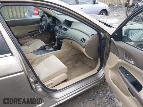 ✅ 2010 Honda Accord LX • VIN: 1HGCP2F3XAA169042 • Лот: 43596407. Опубликован ранее на IAAI с пробегом 188 193 миль. Бесплатный доступ к архиву аукционных продаж из США и подробный отчёт об истории автомобиля на DreamBid. Изображение 5.