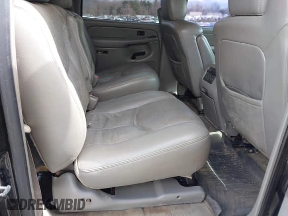 ✅ 2004 Chevrolet Suburban Z71 • VIN: 3GNFK16Z54G317104 • Лот: 41729039. Опубликован ранее на IAAI с пробегом 199 032 миль. Бесплатный доступ к архиву аукционных продаж из США и подробный отчёт об истории автомобиля на DreamBid. Изображение 8.