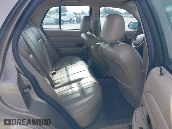 ✅ 2005 Ford Crown Victoria Standard • VIN: 2FAFP73W65X114422 • Lot: 41301890. Listed on IAAI with 209,199 mi. Free auction sales archive from the USA and detailed vehicle history report at DreamBid. Image 8.