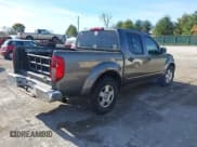 ✅ 2007 Nissan Frontier SE • VIN: 1N6AD07U67C456673 • Lot: 43685398. Wystawiony na IAAI z przebiegiem 124 665 mil. Bezpłatny archiwum sprzedaży aukcyjnych z USA i szczegółowy raport historii pojazdu na DreamBid. Zdjęcie 4.