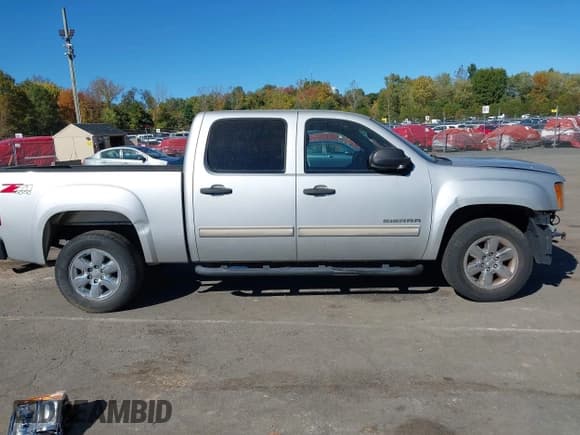 ✅ 2011 GMC Sierra 1500 SLE • VIN: 3GTP2VE37BG396628 • Lot: 43469035. Listed on IAAI with 181,324 mi. Free auction sales archive from the USA and detailed vehicle history report at DreamBid. Image 14.