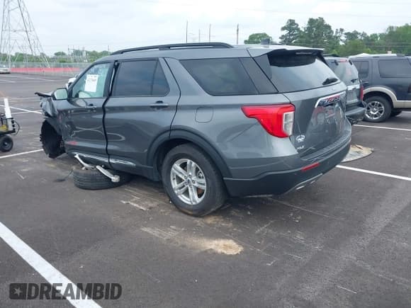 ✅ 2024 Ford Explorer XLT • VIN: 1FMSK7DH6RGA86877 • Lot: 42273669. Wystawiony na IAAI z przebiegiem 32 234 mil. Bezpłatny archiwum sprzedaży aukcyjnych z USA i szczegółowy raport historii pojazdu na DreamBid. Zdjęcie 3.