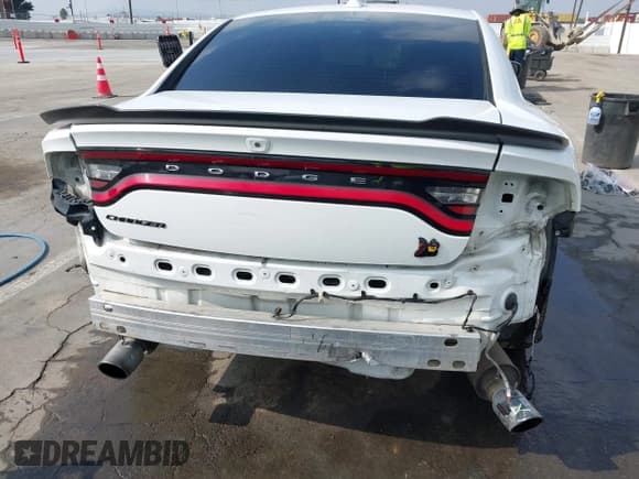 ✅ 2019 Dodge Charger Scat Pack • VIN: 2C3CDXGJ4KH696633 • Lot: 43520442. Wystawiony na IAAI z przebiegiem 102 433 mil. Bezpłatny archiwum sprzedaży aukcyjnych z USA i szczegółowy raport historii pojazdu na DreamBid. Zdjęcie 6.