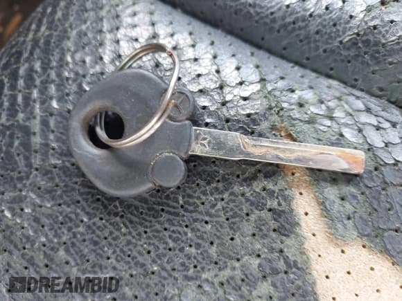 ✅ 1999 Mercedes-Benz SLK 230/320 • VIN: WDBKK47F1XF133747 • Lot: 42611194. Wystawiony na IAAI z przebiegiem Nie podano. Bezpłatny archiwum sprzedaży aukcyjnych z USA i szczegółowy raport historii pojazdu na DreamBid. Zdjęcie 11.