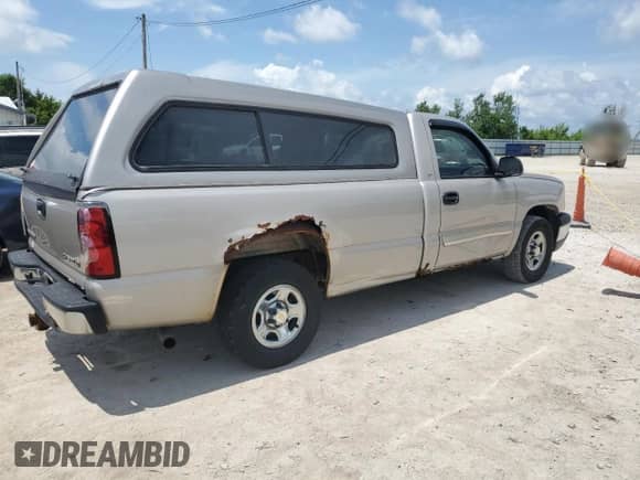 2004 Chevrolet Silverado 1500 z VIN 1GCEC14T54Z330032, wystawiony jako Copart lot #63007825 z przebiegiem 137 965 mil mil oraz Czysty tytuł • Clean title. Historia ofert i sprzedaży dostępna na DreamBid. Obrazek 3.