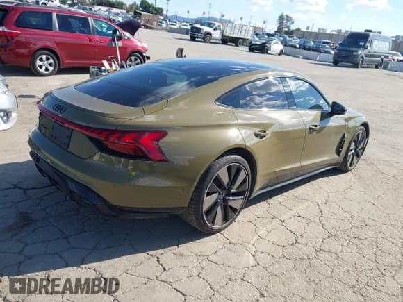 ✅ 2023 Audi e-tron GT Prestige • VIN: WAUEJBFWXP7006123 • Лот: 43752829. Опубликован ранее на IAAI с пробегом 14 351 миль. Бесплатный доступ к архиву аукционных продаж из США и подробный отчёт об истории автомобиля на DreamBid. Изображение 4.