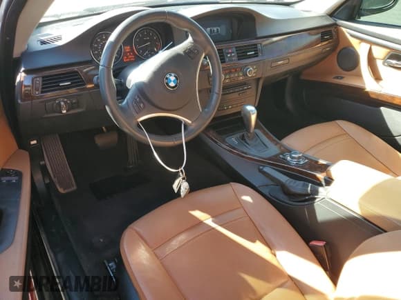 ✅ 2012 BMW 3 Series 328i • VIN: WBAKE3C50CE770996 • Lot: 93193625. Wystawiony na Copart z przebiegiem 51 899 mil. Bezpłatny archiwum sprzedaży aukcyjnych z USA i szczegółowy raport historii pojazdu na DreamBid. Zdjęcie 8.