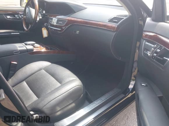 ✅ 2011 Mercedes-Benz S 550 • VIN: WDDNG8GB4BA406888 • Lot: 42681000. Listed on IAAI with 312,662 mi. Free auction sales archive from the USA and detailed vehicle history report at DreamBid. Image 5.