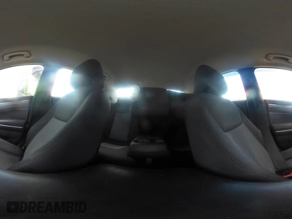 ✅ 2018 Chrysler 300 Touring L • VIN: 2C3CCAAGXJH275057 • Лот: 42945101. Опубликован ранее на IAAI с пробегом Не указан. Бесплатный доступ к архиву аукционных продаж из США и подробный отчёт об истории автомобиля на DreamBid. Изображение 19.