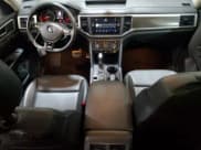 ✅ 2018 Volkswagen Atlas SE • VIN: 1V2PR2CA5JC576556 • Lot: 86098195. Wystawiony na Copart z przebiegiem 89 037 mil. Bezpłatny archiwum sprzedaży aukcyjnych z USA i szczegółowy raport historii pojazdu na DreamBid. Zdjęcie 8.