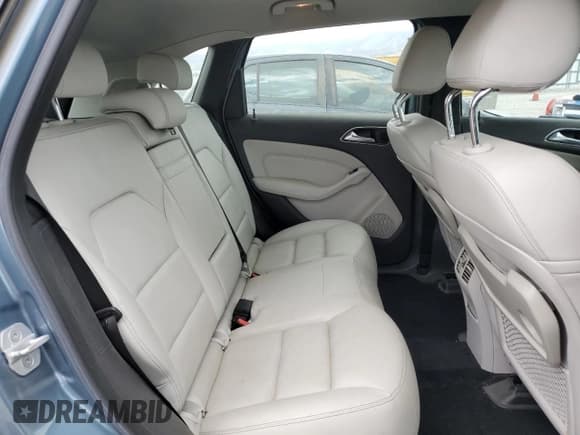 ✅ 2015 Mercedes-Benz B Electric Drive • VIN: WDDVP9AB5FJ004298 • Lot: 53533285. Wystawiony na Copart z przebiegiem 55 927 mil. Bezpłatny archiwum sprzedaży aukcyjnych z USA i szczegółowy raport historii pojazdu na DreamBid. Zdjęcie 10.