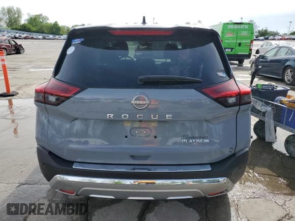 ✅ 2022 Nissan Rogue Platinum • VIN: JN8BT3DC2NW117111 • Lot: 55069205. Wystawiony na Copart z przebiegiem 45 331 mil. Bezpłatny archiwum sprzedaży aukcyjnych z USA i szczegółowy raport historii pojazdu na DreamBid. Zdjęcie 6.