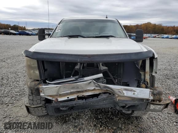 ✅ 2008 Chevrolet Silverado 2500HD Work Truck • VIN: 1GCHK29K98E154346 • Lot: 93400395. Wystawiony na Copart z przebiegiem 281 343 mil. Bezpłatny archiwum sprzedaży aukcyjnych z USA i szczegółowy raport historii pojazdu na DreamBid. Zdjęcie 5.