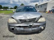 ✅ 2004 Kia Sorento LX • VIN: KNDJC733545230913 • Лот: 64756845. Опубликован ранее на Copart с пробегом 58 498 миль. Бесплатный доступ к архиву аукционных продаж из США и подробный отчёт об истории автомобиля на DreamBid. Изображение 5.